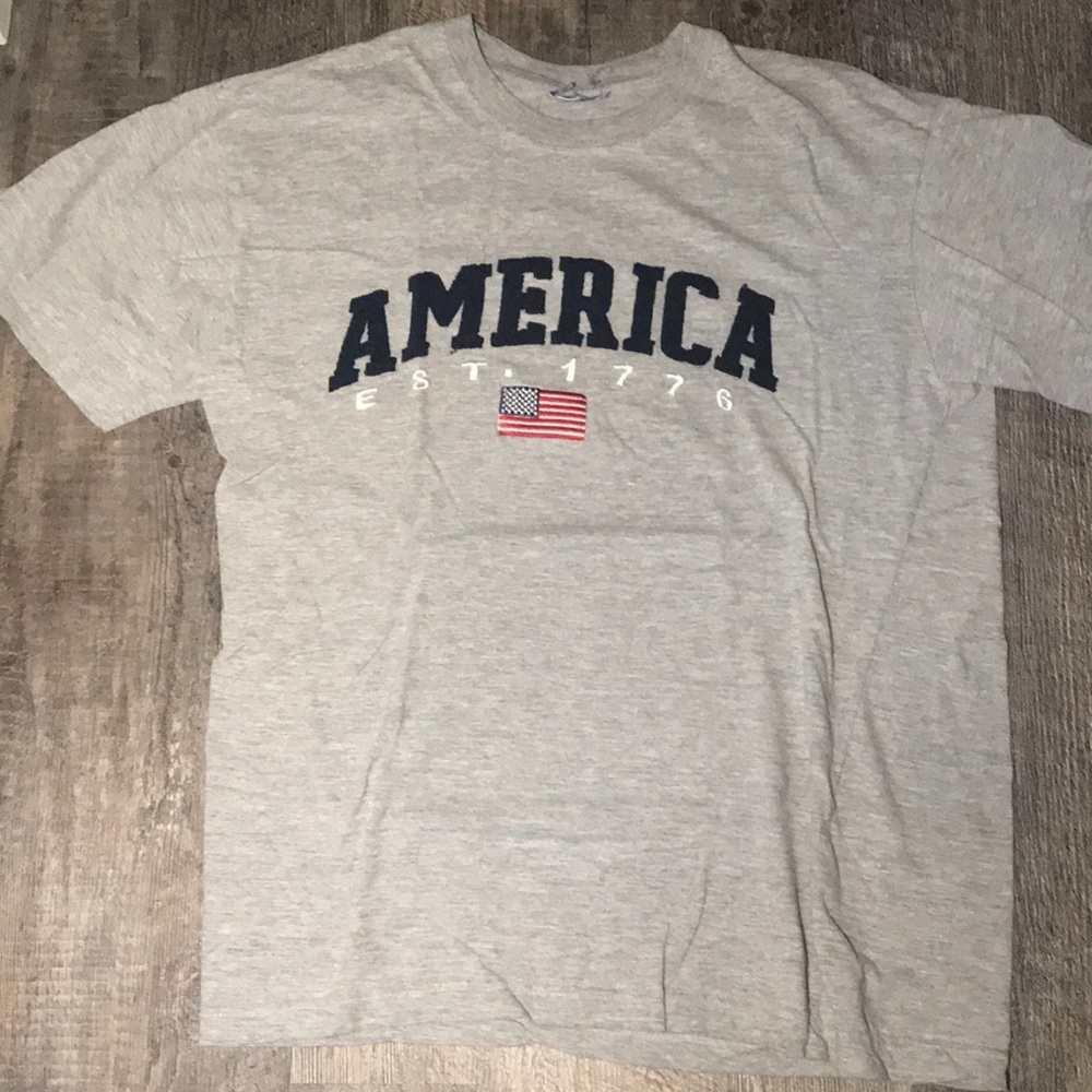 Tee shirt